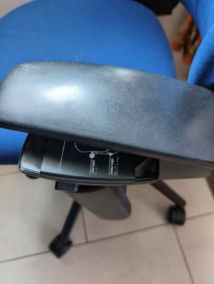 Photo of free Desk chair (Byfleet KT14) #2
