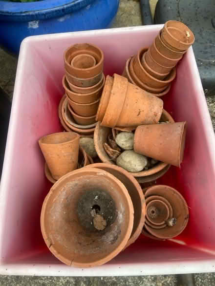 Photo of free Box of terracotta pots, mainly very small sizes (Amersham Common HP7) #1