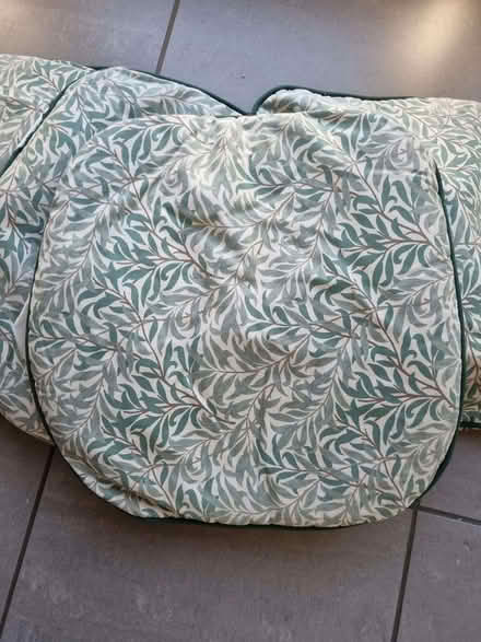 Photo of free William Morris Willow pattern seat cushions x 4 (Botley OX2) #2