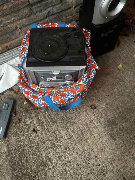 Photo of free Hi fi with 2 speakers (Horsehay TF4) #2
