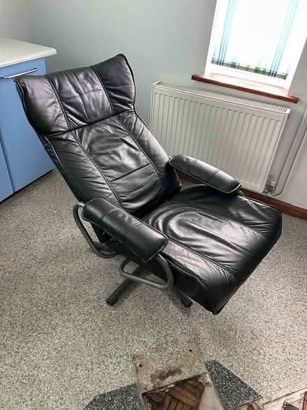 Photo of free Black faux leather chair (East Hagbourne, OX11) #4