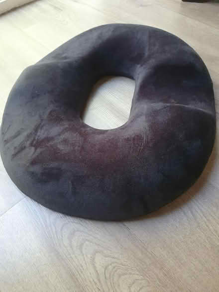 Photo of free Pressure relieving cushion (Colehill BH21) #1