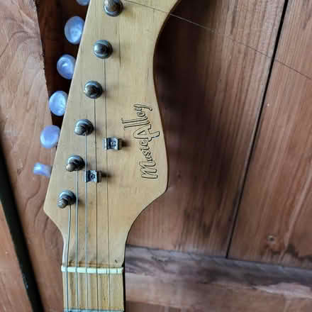 Photo of free Kids electric guitar See pictures (Warlingham CR6) #3