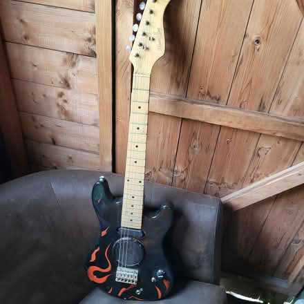 Photo of free Kids electric guitar See pictures (Warlingham CR6) #1