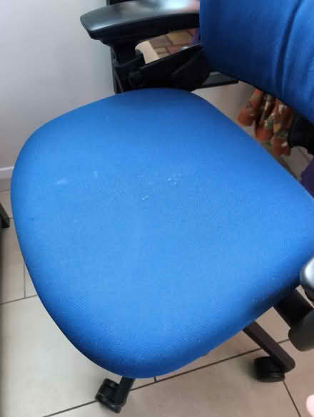 Photo of free Desk chair (Byfleet KT14) #4