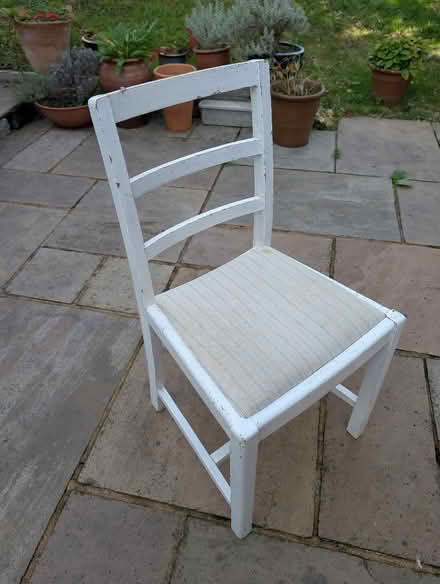 Photo of free 4 dining room chairs (Berkhamsted HP4) #2