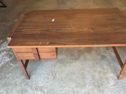 Photo of free Writing/hobby desk w two drawers (Lyttonsville) #1