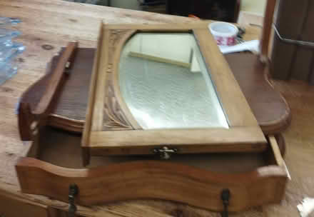 Photo of free vintage dressing table mirror (WF2) #2