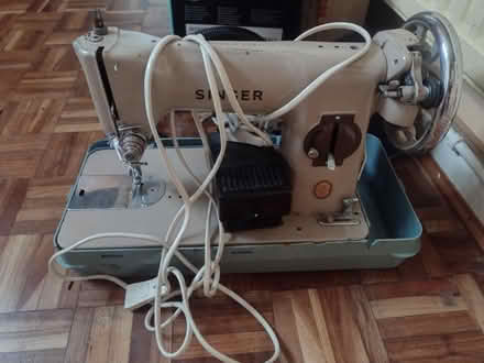 Photo of free Vintage singer sewing machine (Southfields SW19) #1