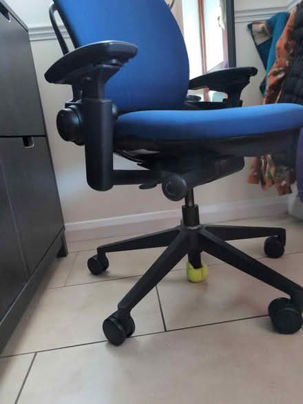 Photo of free Desk chair (Byfleet KT14) #3