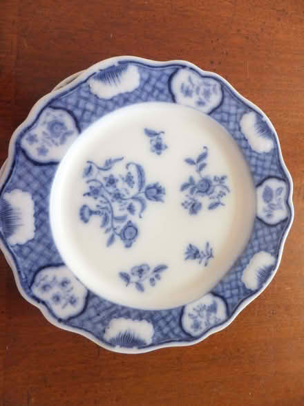 Photo of free 6 x plates (Bourton on the Water GL54) #1