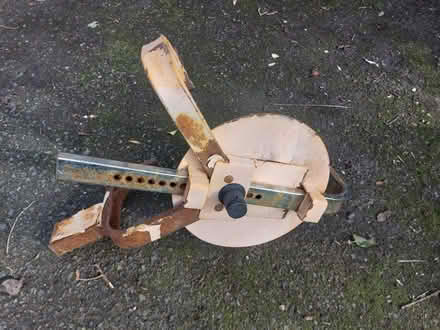Photo of free Wheel clamp (SY5 Hanwood) #1