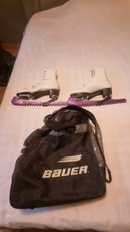 Photo of free Ladies ice skates size 7 (Baillieston, Glasgow G69) #1