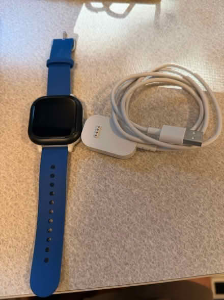 Photo of free Gizmo ZW20 kids watch (Glen echo, md) #1