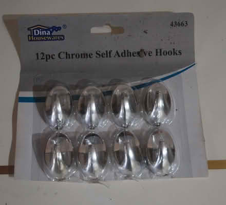 Photo of free adhesive hooks (Oakwood LS8) #1