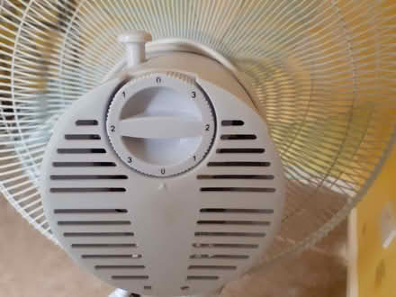 Photo of free Pedestal Fan (Whitegrove RG42) #2