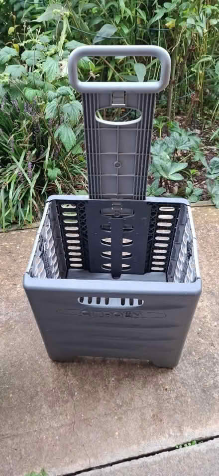 Photo of free Collapsible car crate (Malvern WR14) #1