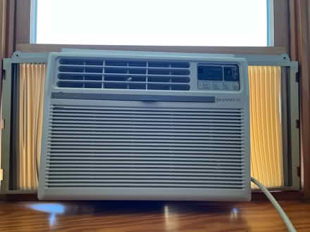 Photo of free 5350 btu window ac unit (Somerville, Spring Hill) #1