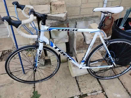 Photo of free Trek road bicycle - stripped bb thread good for parts (Gotherington GL52) #1