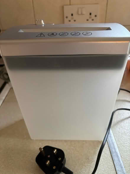 Photo of free Desktop mini paper shredder (GL54) #2