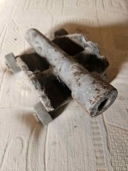 Photo of free Vintage canon + toy pistol (SY11) #2