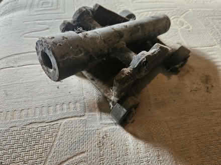 Photo of free Vintage canon + toy pistol (SY11) #1