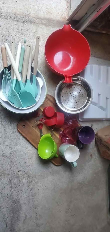 Photo of free Assorted kitchen items (Leesville Rd) #1