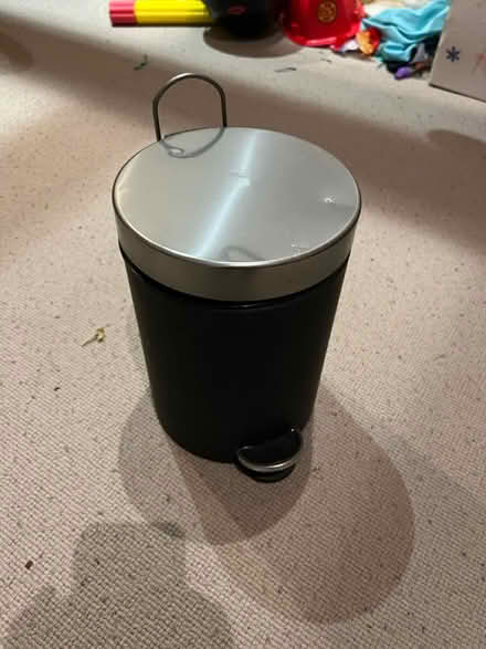Photo of free Small bin with footpedal (Morningside EH9) #1