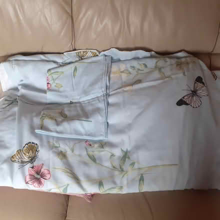 Photo of free Double duvet cover set, nice design (Livingston EH54) #4