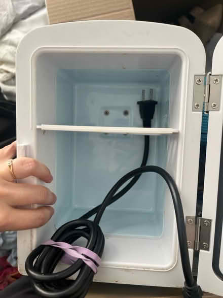 Photo of free Fridgedaire Mini Fridge (Woodley Park) #2