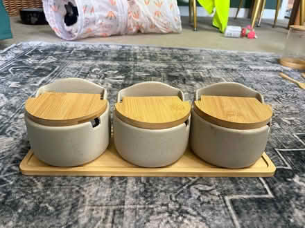 Photo of free 3 pots on stand (RG2 Shinfield) #1