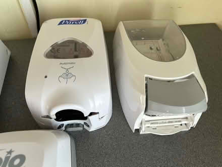 Photo of free hand wash/sanitiser dispensers (Didcot, OX11) #2