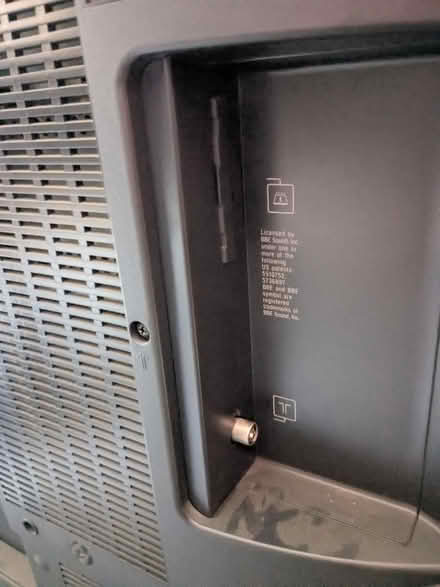 Photo of free Sony KDL-32V2000 television (GL51) #3