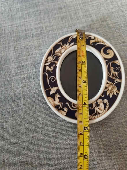 Photo of free Small Wedgwood picture frame (TN39) #3