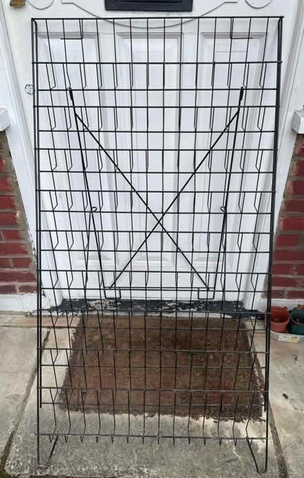 Photo of free Card display rack (Belmont SM5) #1