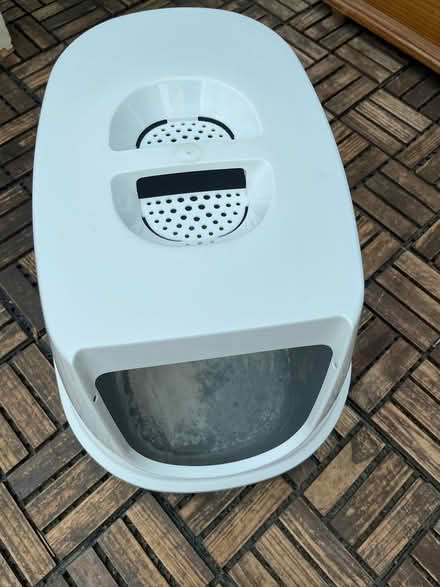 Photo of free Cat litter tray (Old Woking) #1