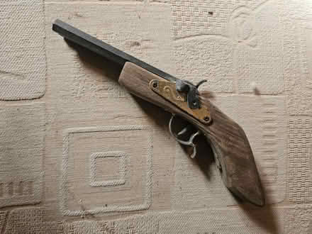 Photo of free Vintage canon + toy pistol (SY11) #4