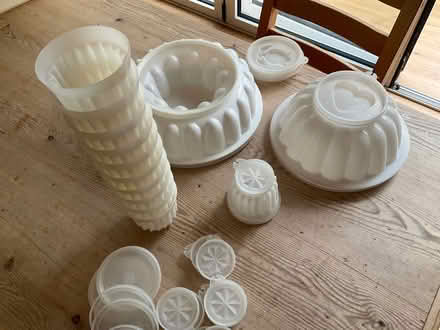 Photo of free 3 items. Glass jelly mould+tuppperware+bean sprouting jars (Weir Green GL2) #3