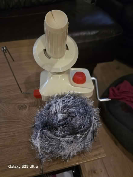 Photo of free Wool winder and scarf knitting pattern kit (Brasside DH1) #1