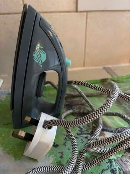 Photo of free Travel iron (GL54) #1