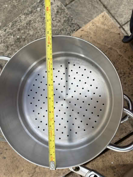 Photo of free Large stainless steel steaming pan (Hinksford DY6) #3