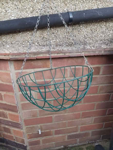 Photo of free Plastic pots and metal hanging basket (Westone) #2
