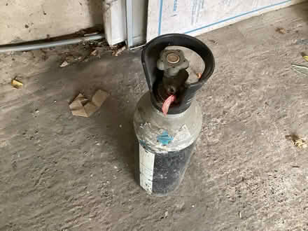 Photo of free Gas cylinder BOC (Sharpstone) #1