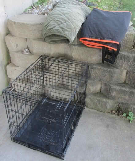 Photo of free Pet Crate (Schaumburg) #1