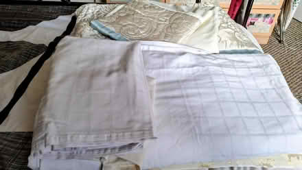 Photo of free Double Bedding and tablecloth bundle (Broomridge FK7) #2
