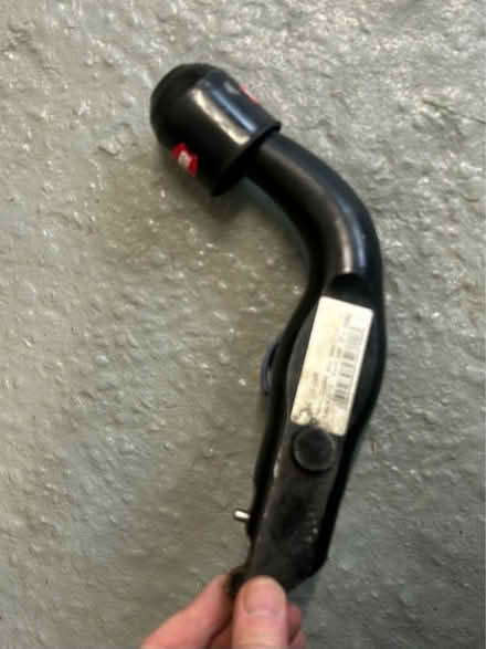 Photo of free Detachable Tow Bar for Range Rover Mk11 (Willaston CH64) #1