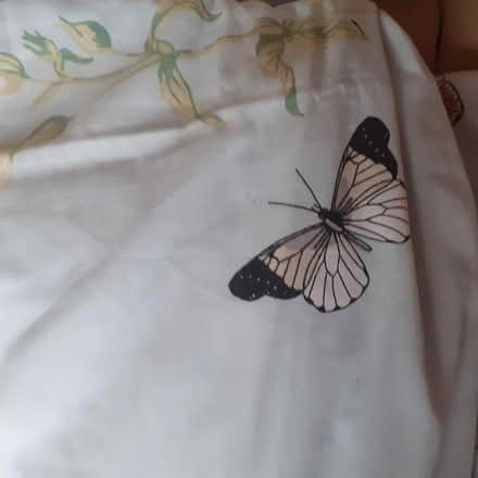 Photo of free Double duvet cover set, nice design (Livingston EH54) #3