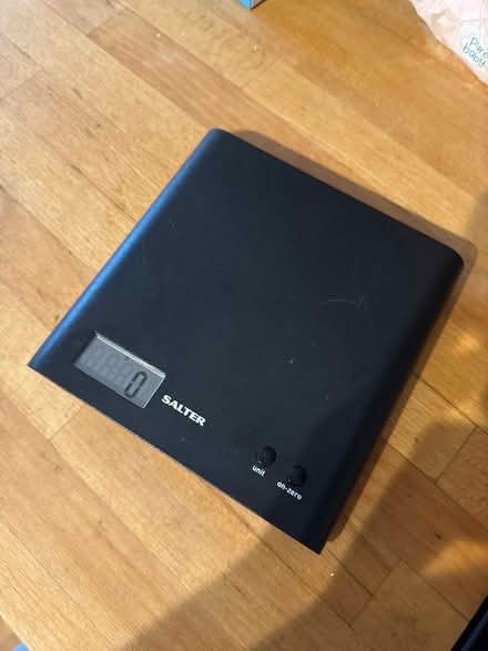 Photo of free salter measuring scales (marden TN12) #1