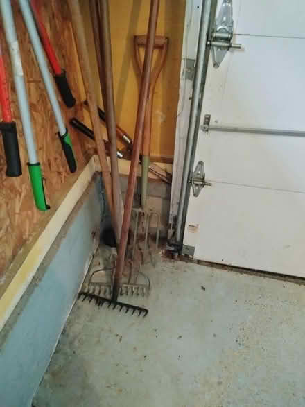 Photo of free various garden tools (Basking Ridge) #1