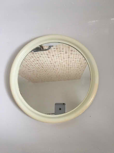 Photo of free White, Medium Sized face Mirror (Liverpool L6) #2